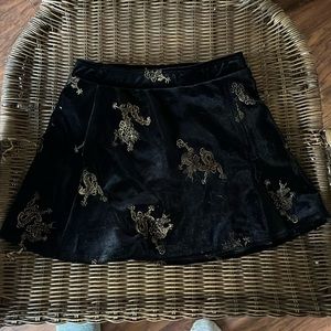Child’s SZ 4 Velvet figure skating skirt, attached panty. Black w/ gold dragons!